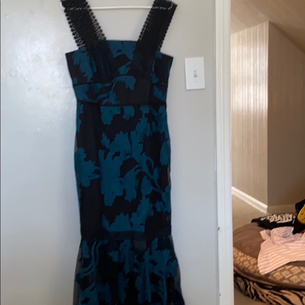Dress - Picture 4 of 8